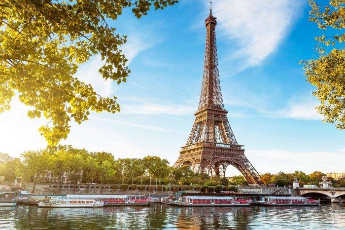 Tanie wycieczki autokarowe do Paryża