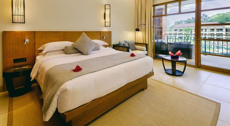Przykładowy pokój z balkonem w Savoy Seychelles Resort & Spa
