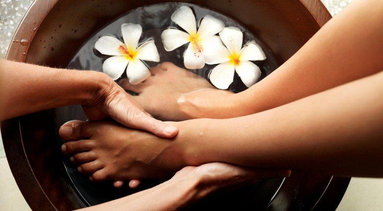 Zabieg pielęgnacyjny w spa hotelu Savoy Seychelles